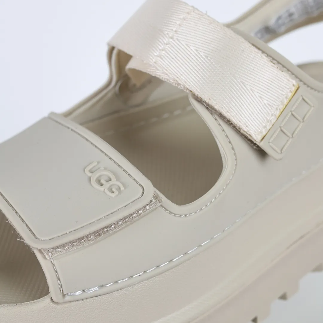 Copy price 💰560 Core recommendation Good price UGG Velcro slippers sandals summer versatile slippers soft sole non-slip beach thick sole casual elegant sandals The style of UGG sandals is really nice. It is suitable for all ages. The soles are made of super lightweight EVA foam. The classic material of U family can be said to be "light" to let you enjoy a different naked feeling. It is one of the most worth buying sandals in history. I guarantee you will not regret the series. Original OEM production Y products are available now. Size: 35 36 37 38 39 40